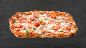 Пинса с прошуто кото, чери домати и босилек.