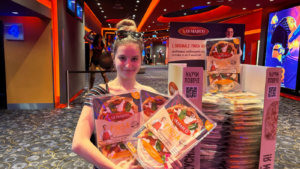 Посетителите на Cinema City получават подарък Пинса Романа.