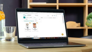 Лаптоп, на който е отворен сайта на eBag