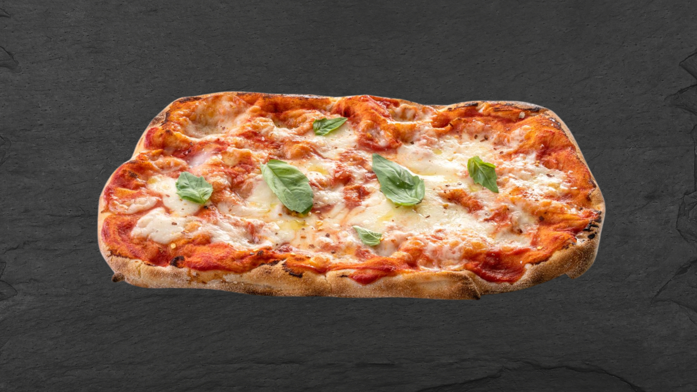 Пинса Маргарита с моцарела, доматен сос, босилек и зехтин